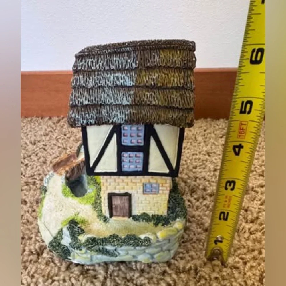 Charming‎ Cottage Clock Home Decor vintage mantel resin figurine solina quartz
